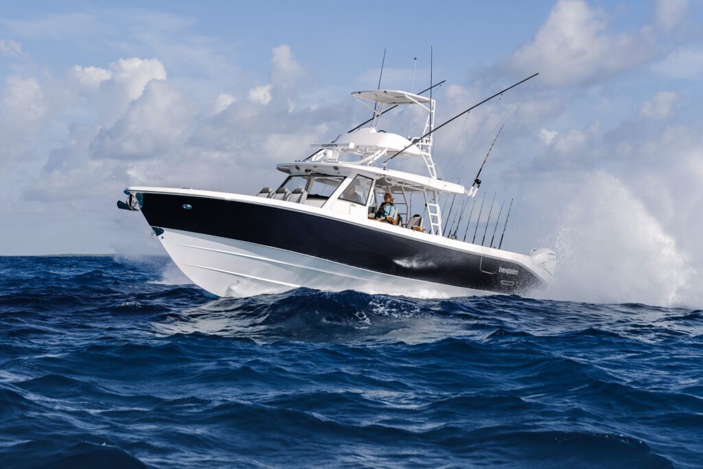 everglades_455cc_running_DSC3178 Everglades hybrid boat in the water
