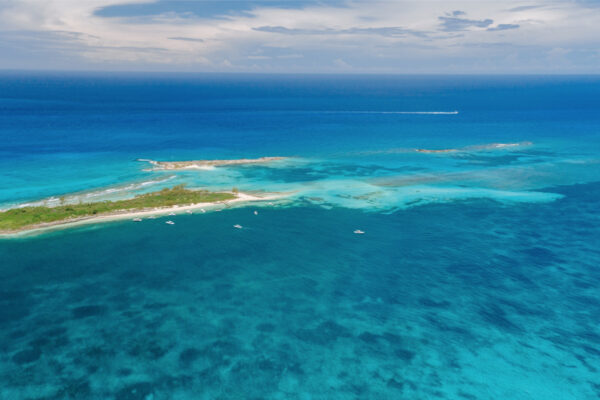 DJI_0678_2653 Birds eye perspective of fishing boats near a small island