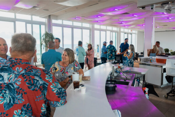 JJS07352_468 Indoor party with people conversing and having drinks