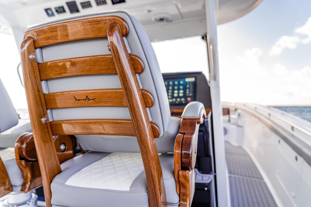 everglades_455cc_exterior_console passenger helm chair_DSC2711 455cc exterior console passenger helm chair