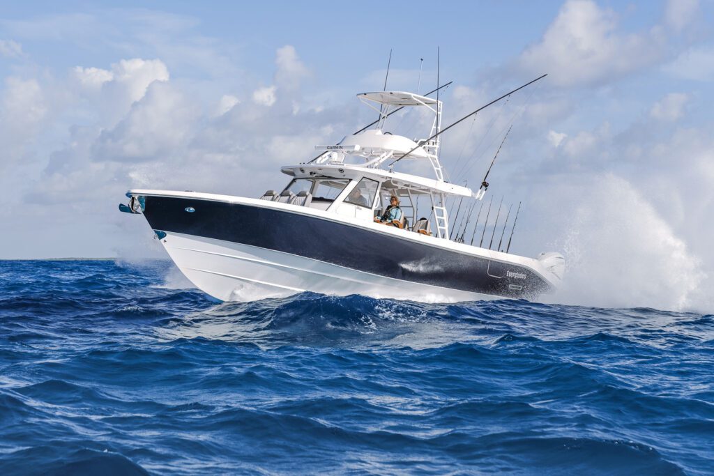 everglades_455cc_running_DSC3178 Everglades hybrid boat in the water