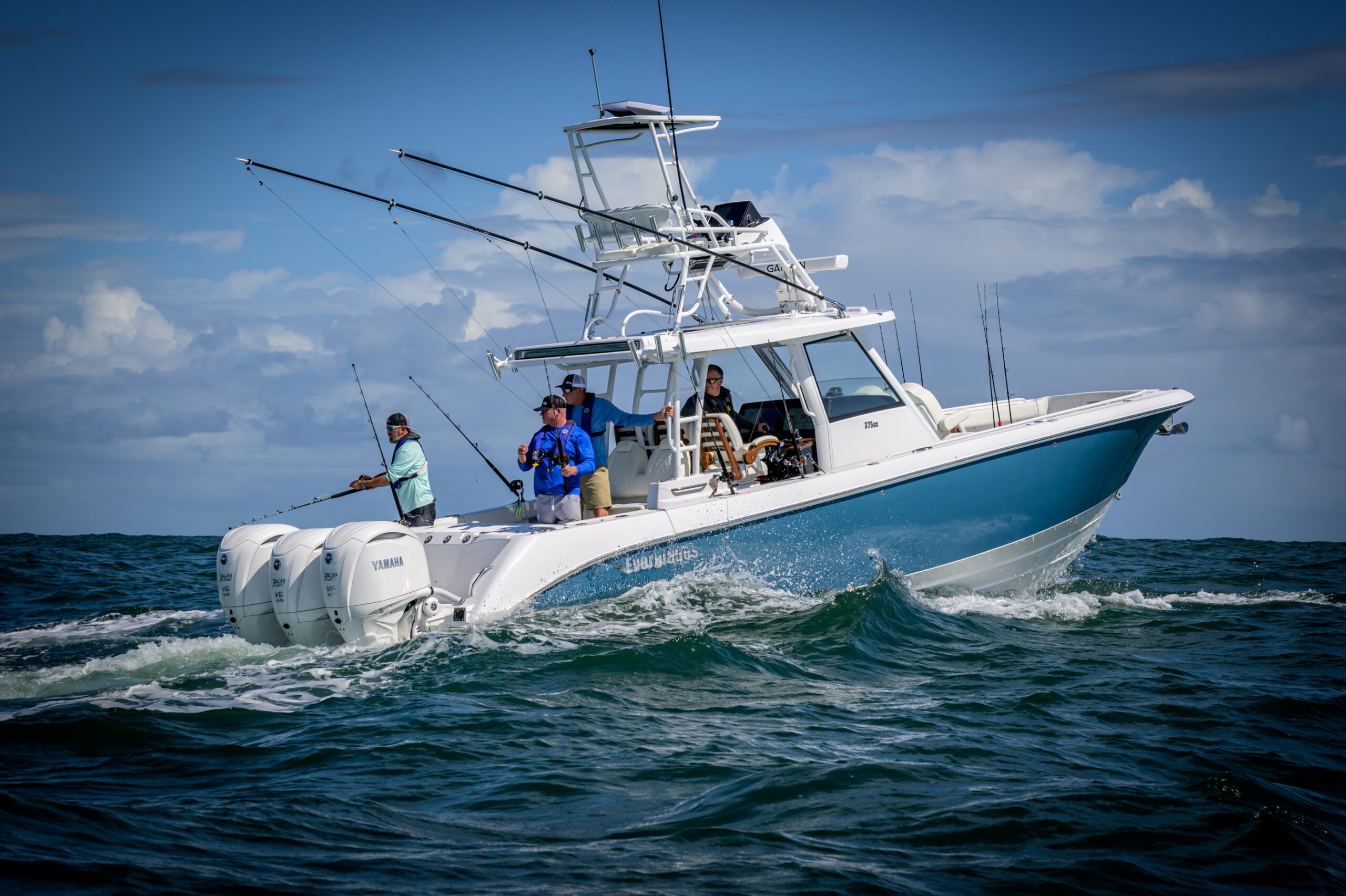 Everglades 375CC: The Ultimate Offshore Fishing Boat for Performance & Durability